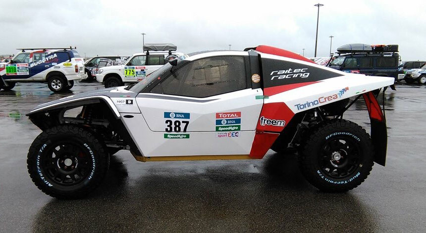 Rally Car（ダカールラリーで走ったバギーのデザイン）